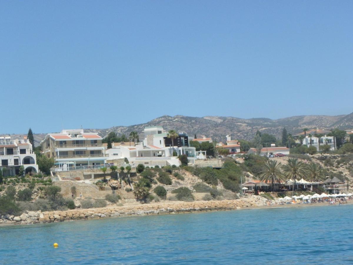 Sunny View - A Stunning Apartment With Private Rooftop Paphos Exterior photo